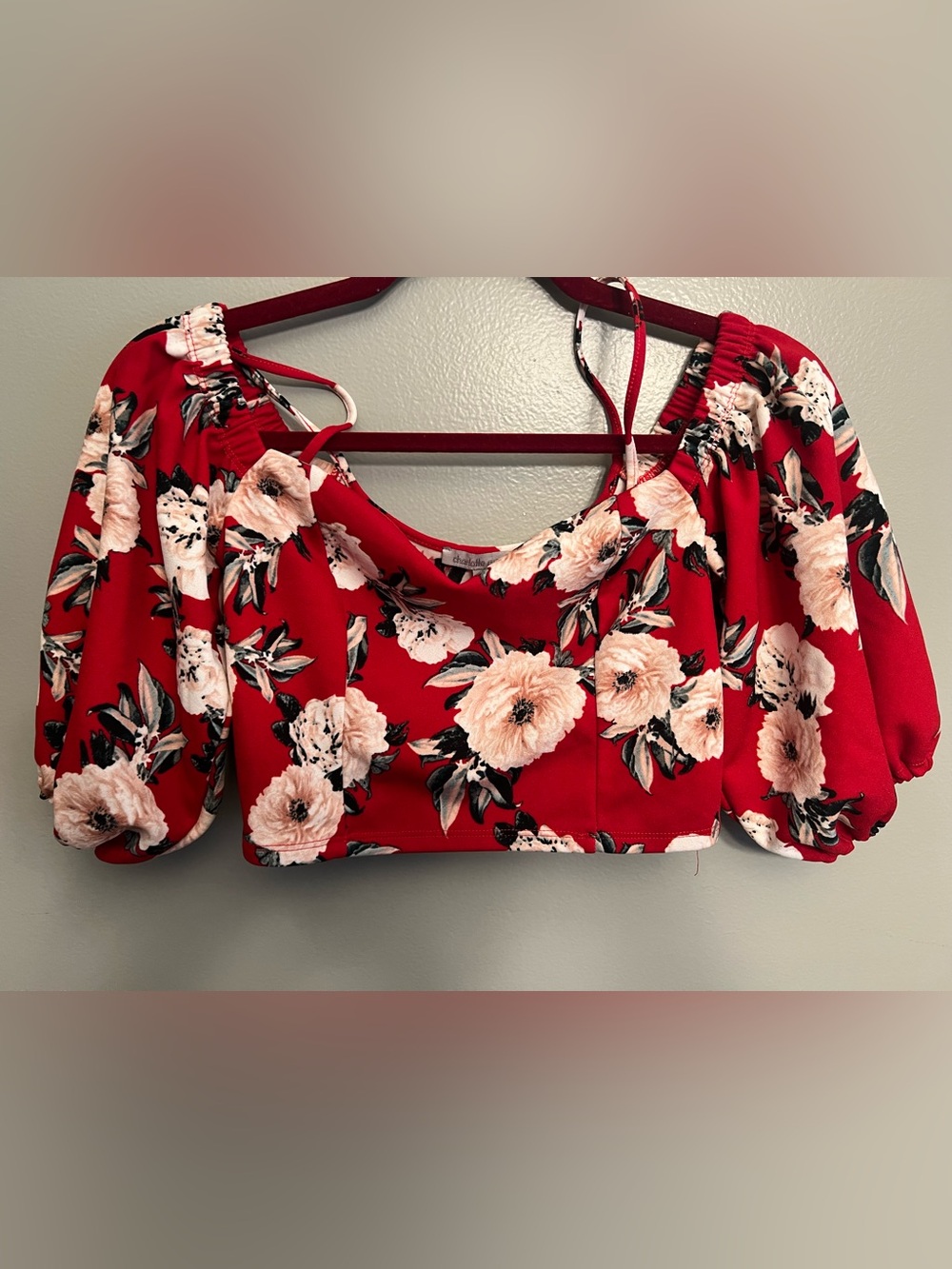 Charlotte Russe Red Floral Puff-Sleeve Crop top